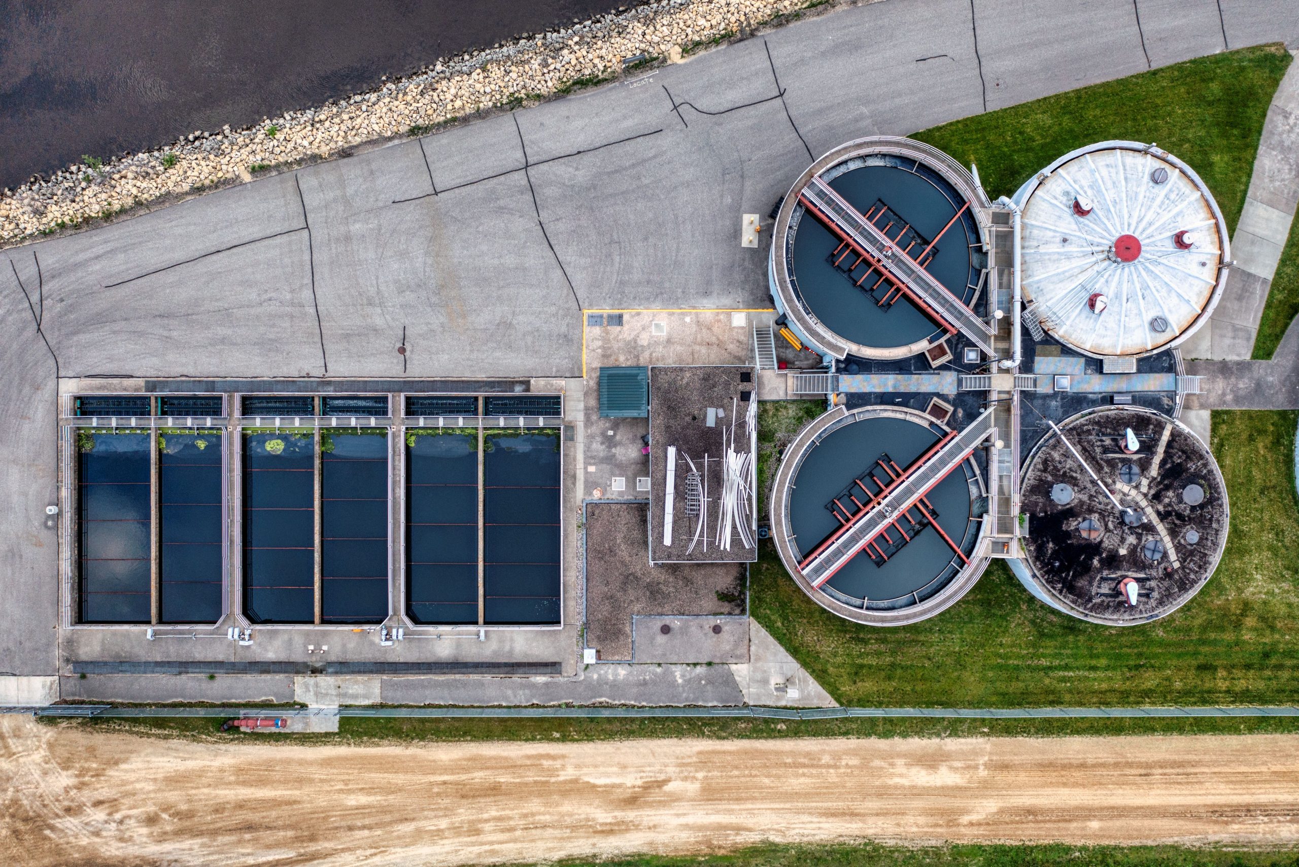 Station de traitement d'eau vue du ciel