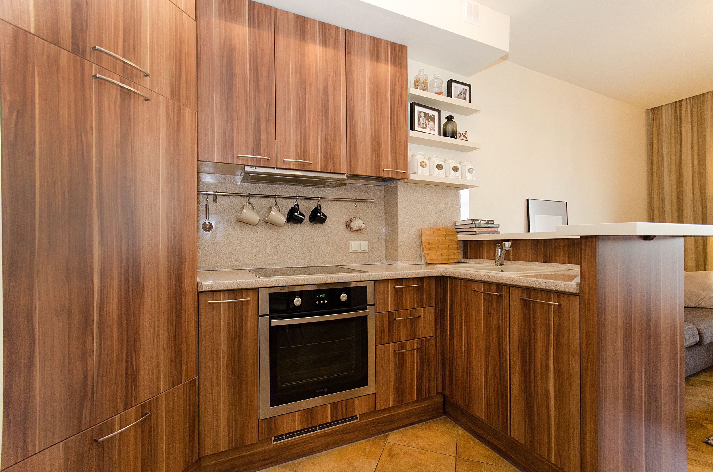 Cuisine contemporaine aux meubles en bois